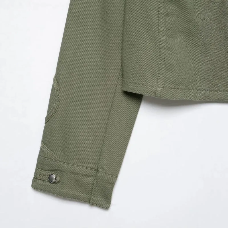 Damen Cropped Offiziersjacke im Military‑Look mit Stehkragen und dekorativen Druckknopfleisten Drune