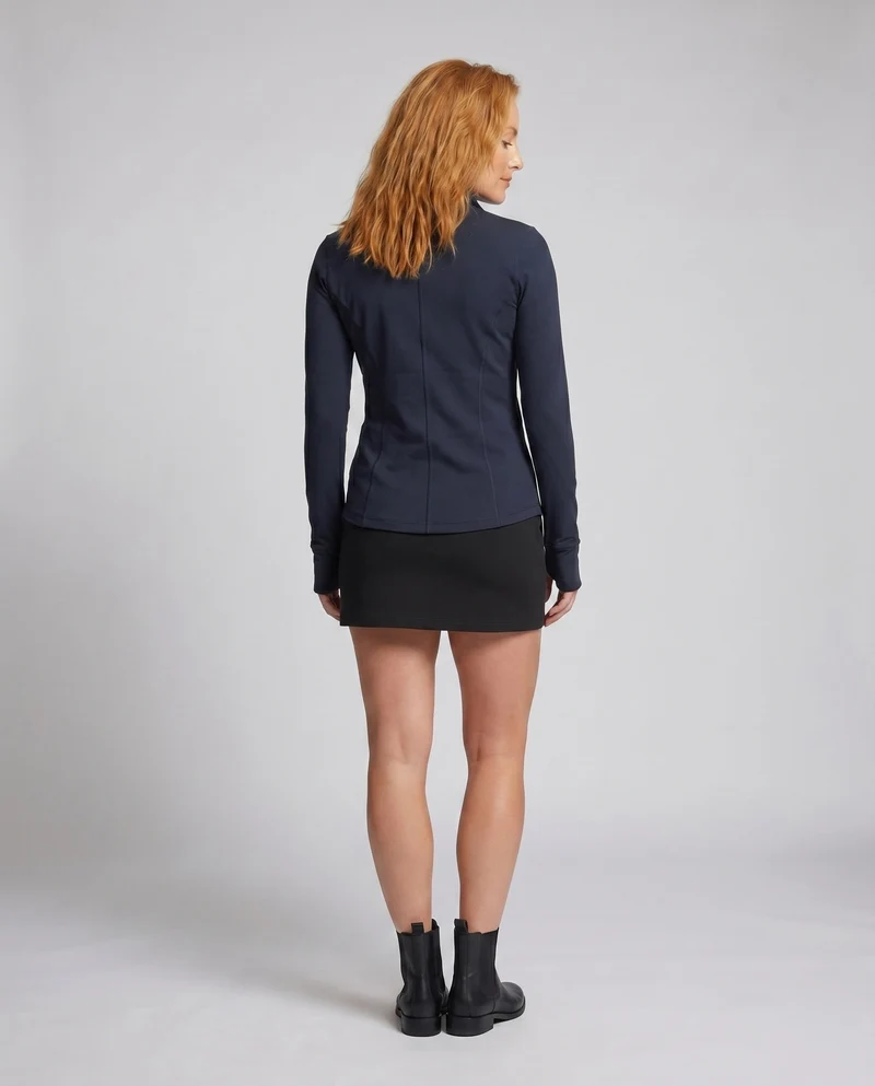 Damen Sportjacke mit innovativem Reißverschluss und figurbetontem Schnitt