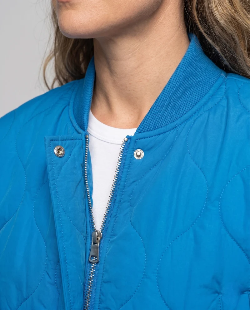 Damen Nan cropped gestepptes Bomberjacke mit organischem kreisförmigem Steppmuster und voluminösen Ärmeln