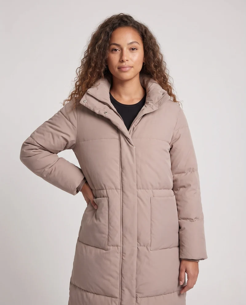Damen Nano Extralang Gepolstert Komfort Puffer mit geräuschreduzierender Oberfläche, hohem Stehkragen und großzügiger Oversized Silhouette