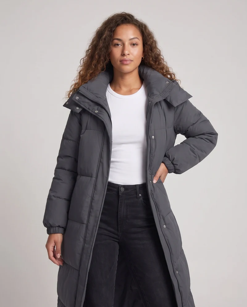 Damen extra langer gesteppter Thermo-Mantel mit Kapuze, zweiläufigem Reißverschluss und geräuschreduzierendem Außenmaterial
