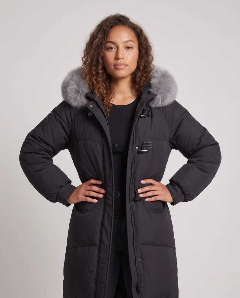 Damen extra langer oversized Puffermantel mit voluminöser Kapuze, abnehmbarer Kunstfellverzierung und lärmminderndem Außenmaterial