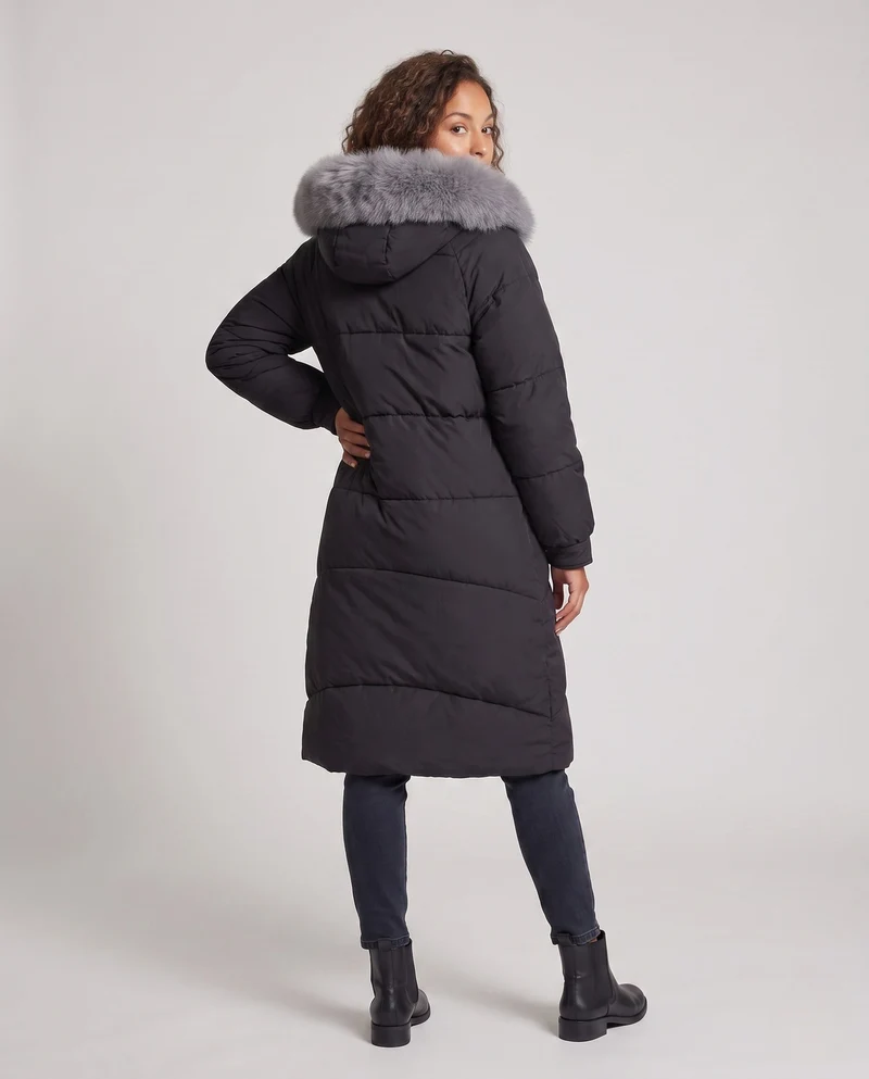 Damen extra langer oversized Puffermantel mit voluminöser Kapuze, abnehmbarer Kunstfellverzierung und lärmminderndem Außenmaterial