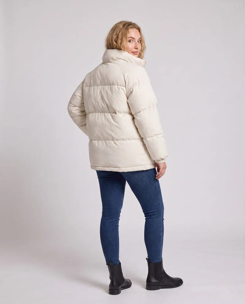 Damen ungefütterte boxy Pufferjacke mit hohem Stehkragen, Raglanärmeln und sauberem Logo