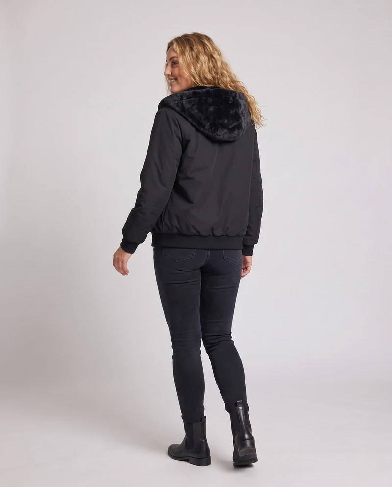 Damen gepolsterte Kapuzenbomberjacke mit warmem Teddyfutter und elastischen Rippbündchen