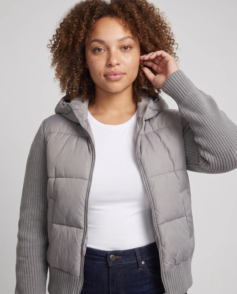 Damen Nan Hybrid Steppjacke mit gepolsterter Vorderseite, gestrickten Ärmeln und Kapuze