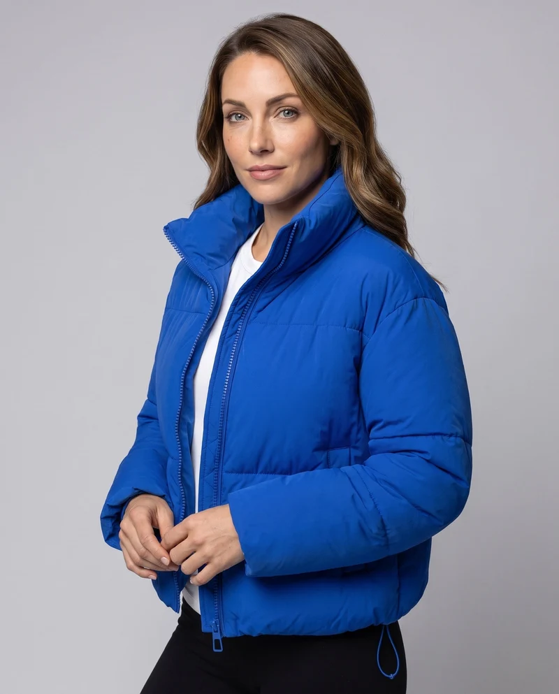 Damen Nano-Kompakt-Thermo-Cropped-Puffer-Jacke mit matter Oberfläche, Kapuze und verdecktem Zwei-Wege-Reißverschluss