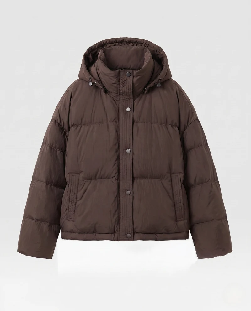 Damen kompakte gesteppte Jacke mit zusätzlicher voluminöser Kapuze und verdeckter Druckknopfblende