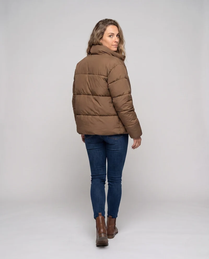 Frauen nan kurz geschnittene gepolsterte Kurzpufferjacke mit hohem Stehkragen und glänzender Mikrofaseroberfläche