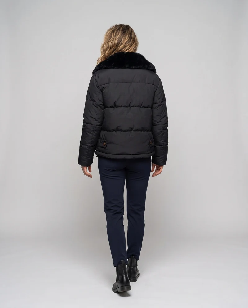 Damen kurze boxy gesteppte Jacke mit abnehmbarem Kunstfellbesatz, hohem Kragen und verdecktem Druckknopf und Reißverschluss