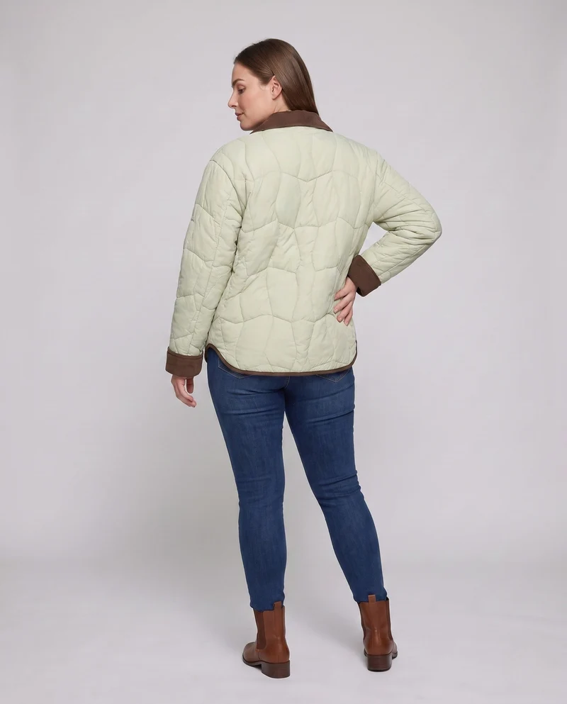 Damen kurze gesteppte Jacke mit Cordkragen, Druckknopfblende und Kontrastpaspelierung