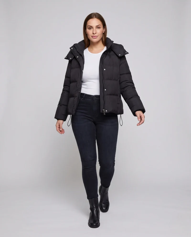 Damen kurze gesteppte Crop-Jacke mit abnehmbarem Kapuzenbesatz und Zwei-Wege-Reißverschluss