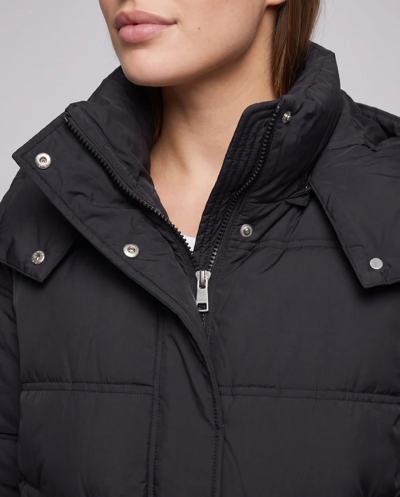 Damen kurze gesteppte Crop-Jacke mit abnehmbarem Kapuzenbesatz und Zwei-Wege-Reißverschluss