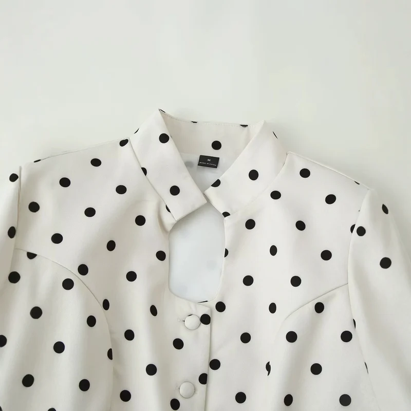 Damen Taillierte Polka‑Dot Bluse mit Stehkragen, Puffärmeln und Schößchen Drune