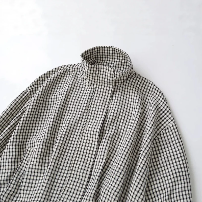 Damen Oversize Kurzblouson im Karo-Design mit hohem Stehkragen und Tunnelzugsaum Drune