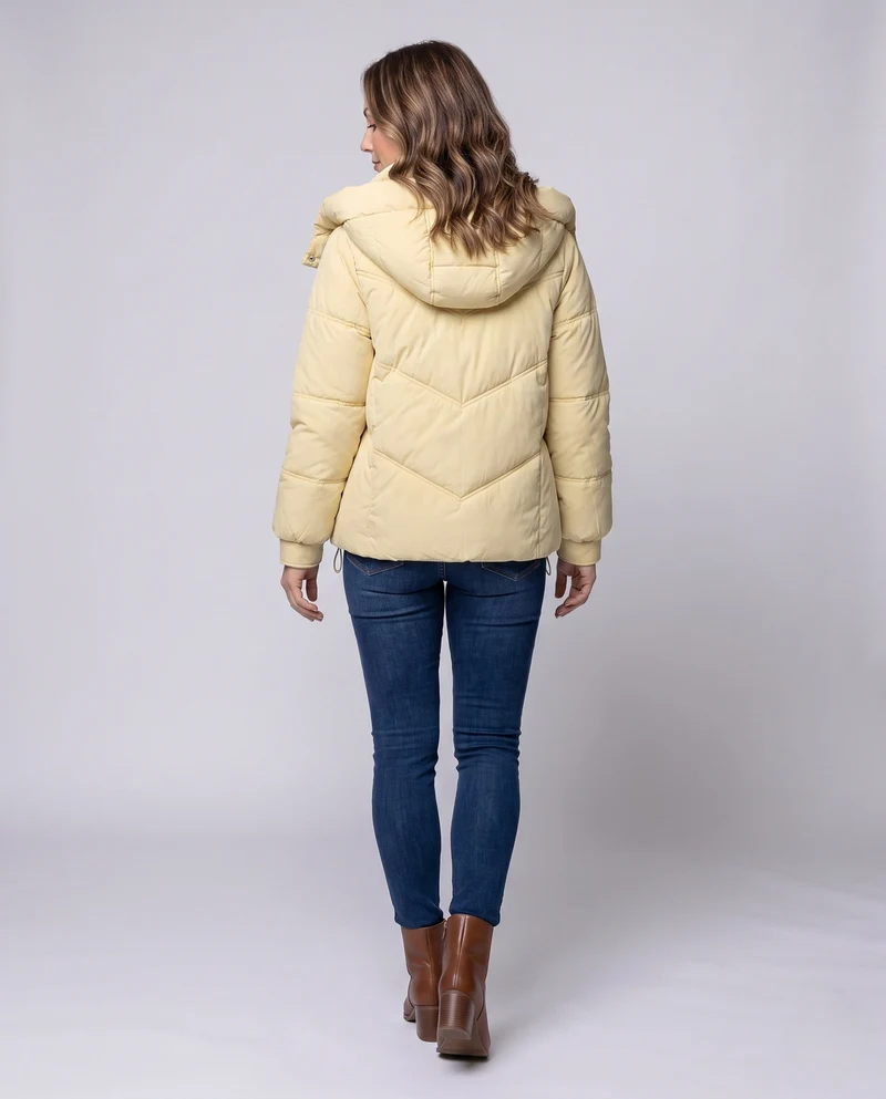 Damen Nano Kurz Steppjacke mit abnehmbarer Kapuze, ergonomischer Chevron-Steppung und verdecktem Reißverschluss