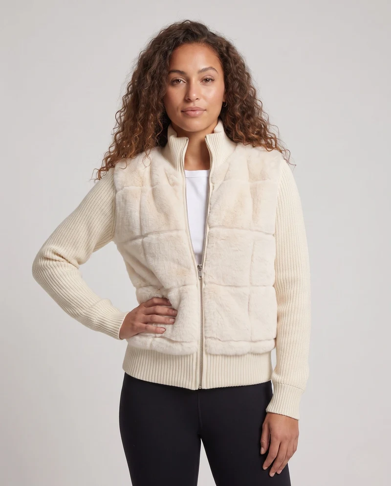 Damen kurzer Cardigan mit kontrastierendem Kunstfell vorne, Reißverschluss und hohem Stehkragen