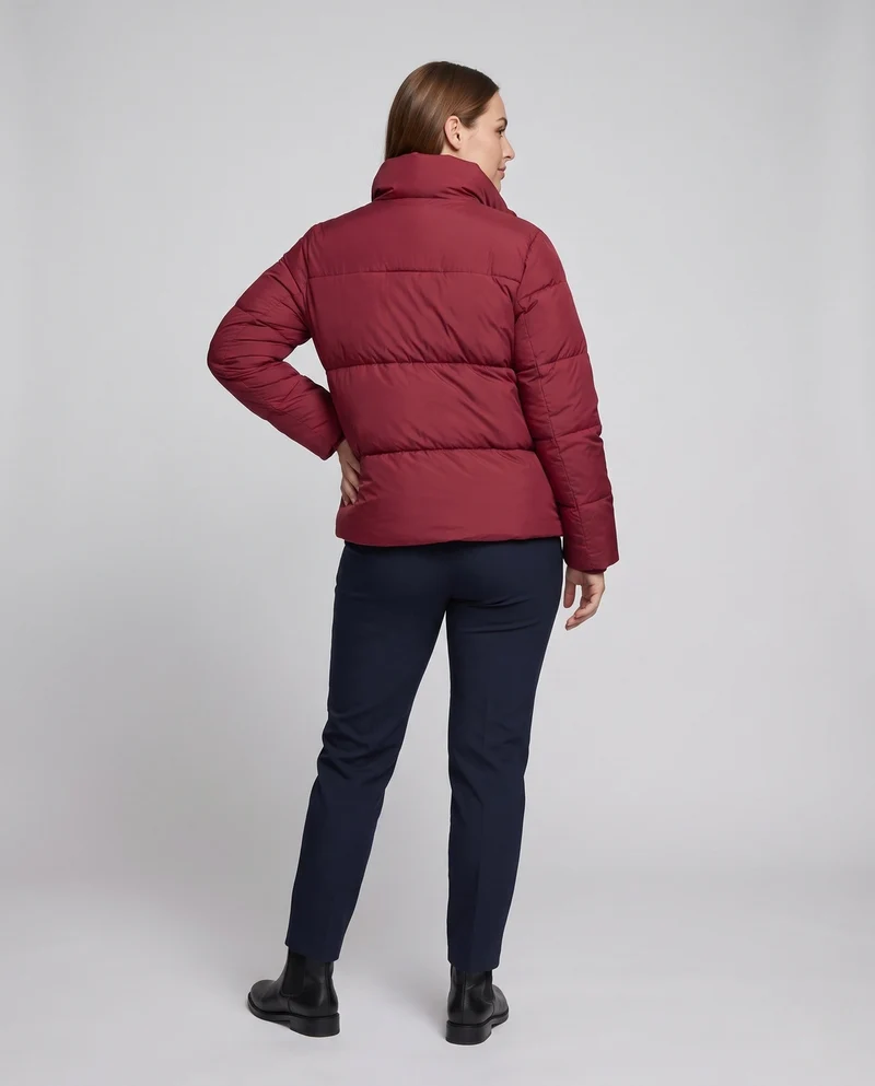 Damen kurz vegane boxy Pufferjacke mit asymmetrischen Klappenpatzentaschen und hohem Kragen
