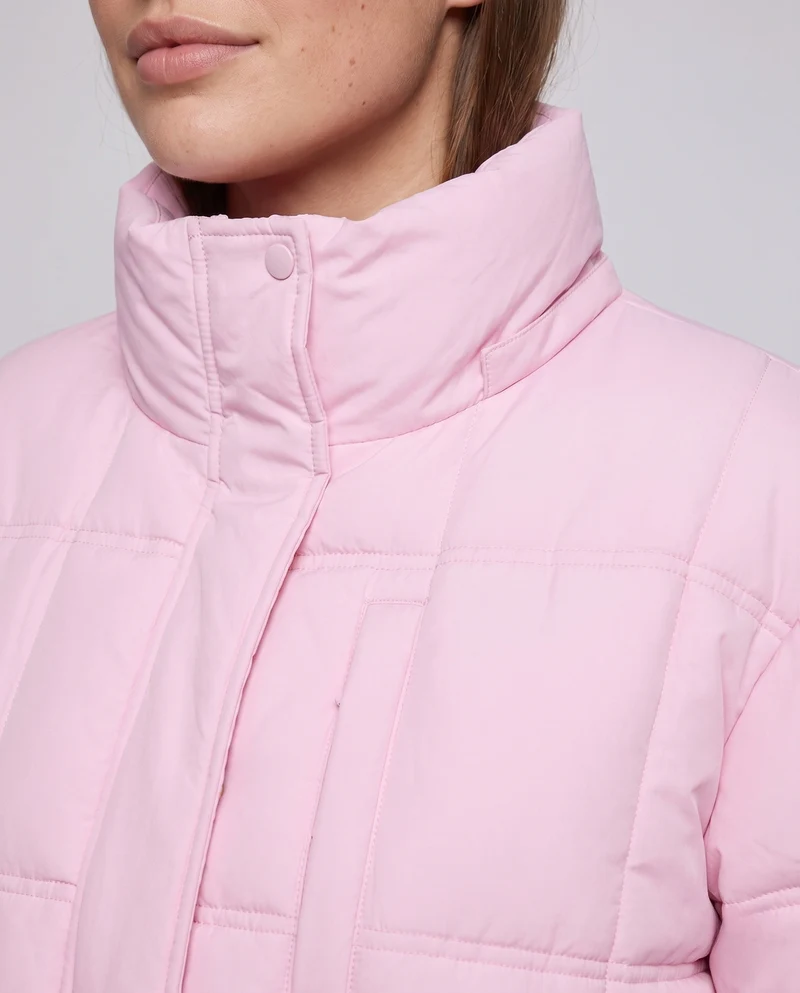 Damen kurze gepolsterte boxy gesteppte Jacke mit hohem Stehkragen, verdecktem Zwei-Wege-Reißverschluss und praktischen Seiten Taschen