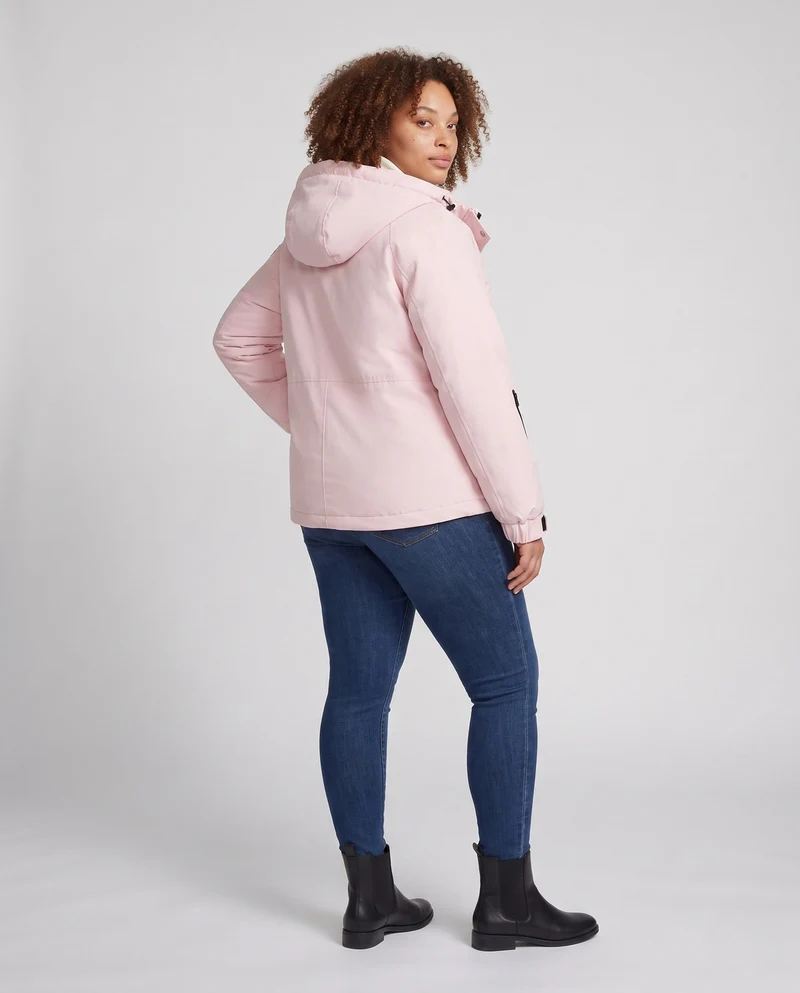 Damen kurze gepolsterte Kapuzenjacke mit funktionalen Klappen- und Reißverschlusstaschen sowie verstellbarem Saum