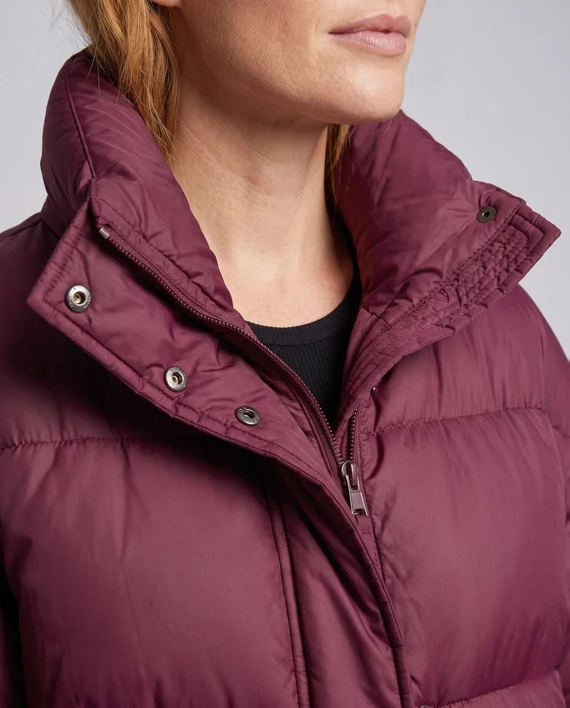 Damen Nan Short Boxy Puffer mit ergonomischer Kapuzenkragen, verstellbarem Saum und verdeckter Frontblende