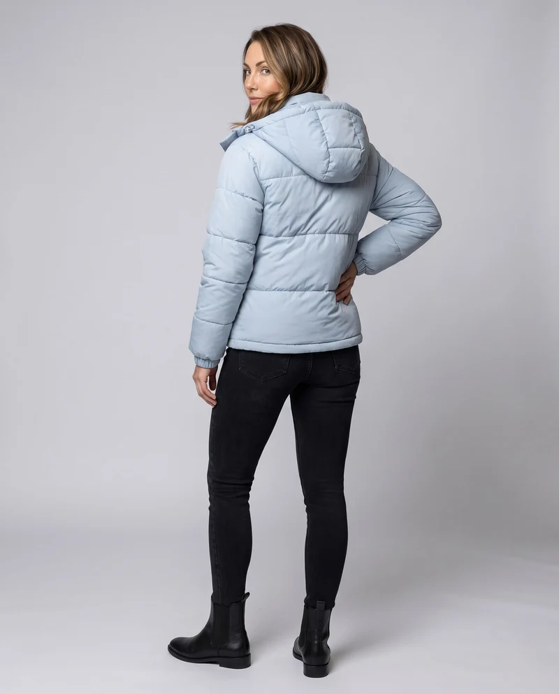 Damen Nano Short Boxy gepolsterte Jacke mit hohem Kragen, verdecktem Zwei-Wege-Reißverschluss und elastischen Bündchen