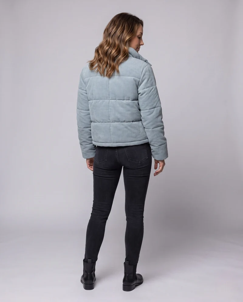 Damen kurze Cord-Puffermantel mit voluminösem Schalkragen, verdeckter Druckknopfleiste und wärmendem thermischem Futter