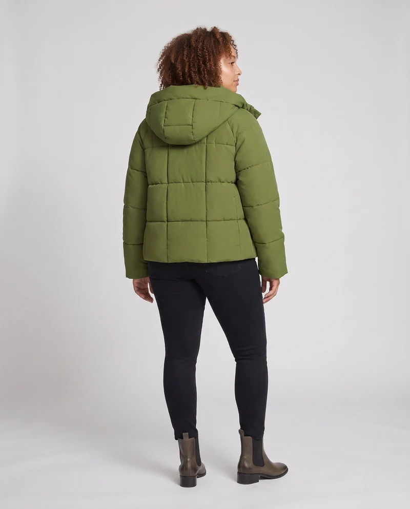 Damen kurze gesteppte Kapuzenparka mit leichtem thermischen Futter, quadratischer Steppung und verstellbarem Kordelzugsaum