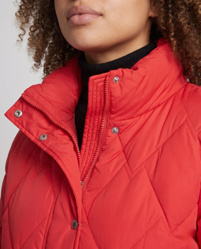 Damen kurze gesteppte Thermojacke mit geometrischer Steppung, hohem Kragen und verstellbarem Saum