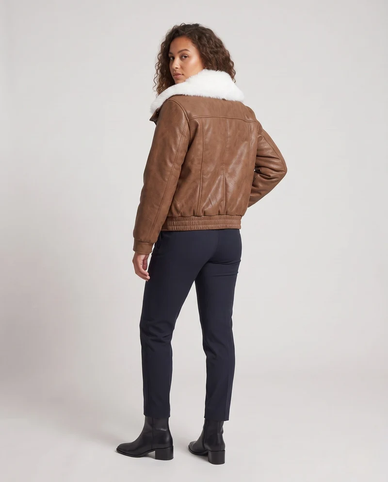 Damen kurze Lammleder-Imitation Fliegerjacke mit voluminösem Kunstfellkragen