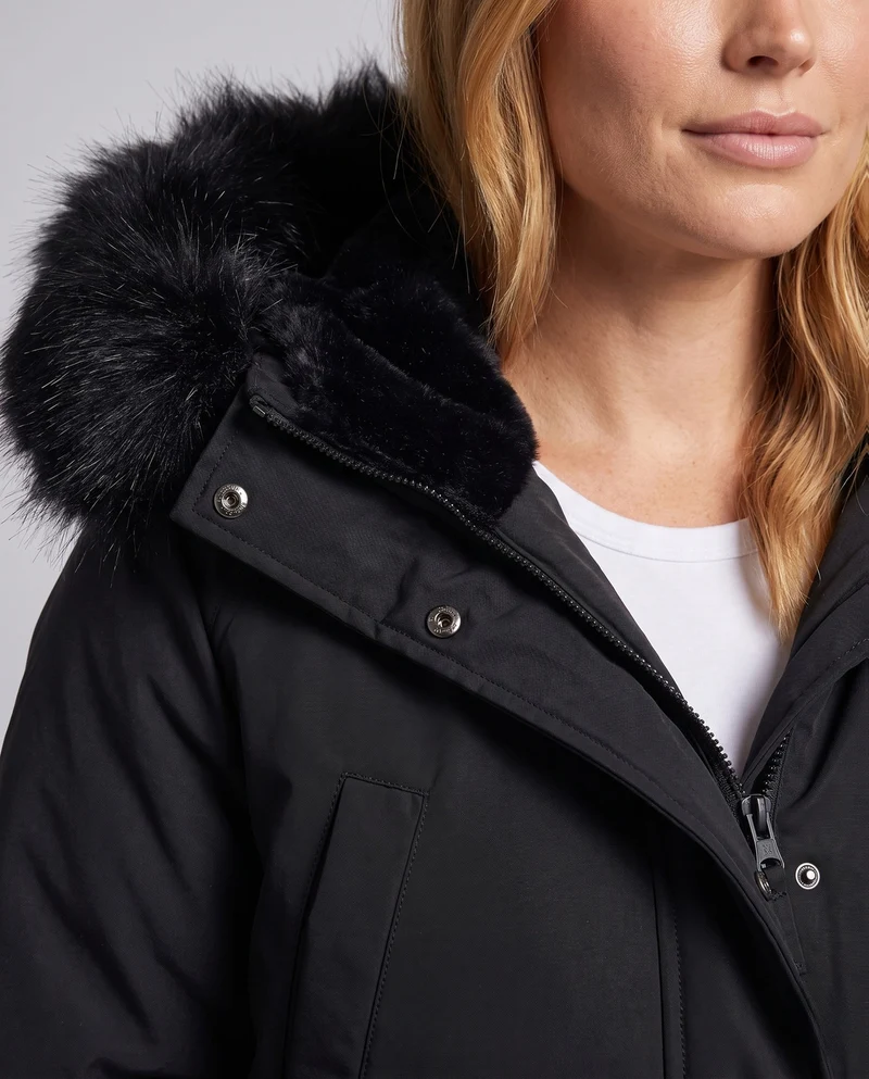 Damen kurze thermisch isolierte Kapuzenparka im boxy Schnitt mit abnehmbarem Kunstfellbesatz und multifunktionalen Taschen