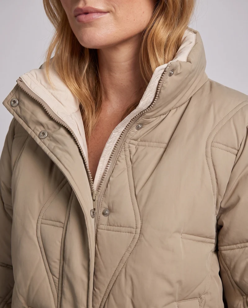 Frauen nan kürzere ultraleichte thermo boxy bluse mit ergonomischem schulterfit und verdecktem druckknopfverschluss