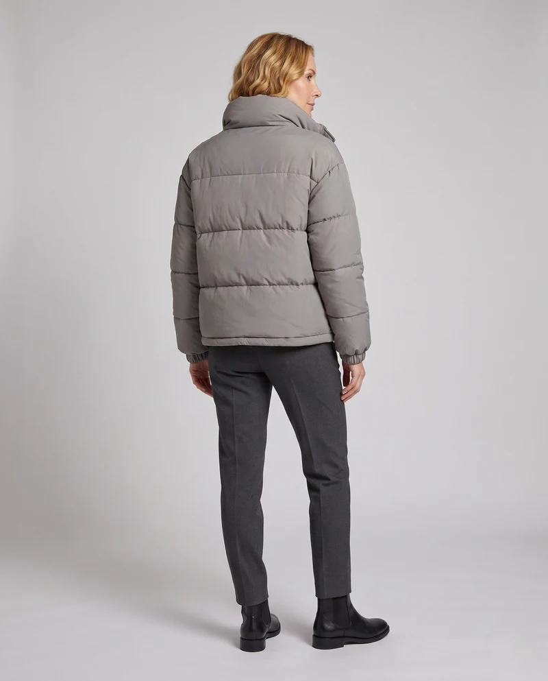 Damen Nan Kurz Urban Steppjacke mit Kapuzeneinsatz, aufgesetzten Taschen und weicher thermischer Innenauskleidung