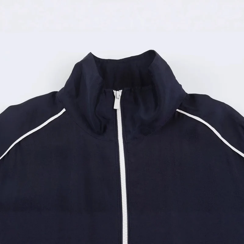 Damen Kurz geschnittene Windjacke mit hohem Kragen und elastischem Saum Drune