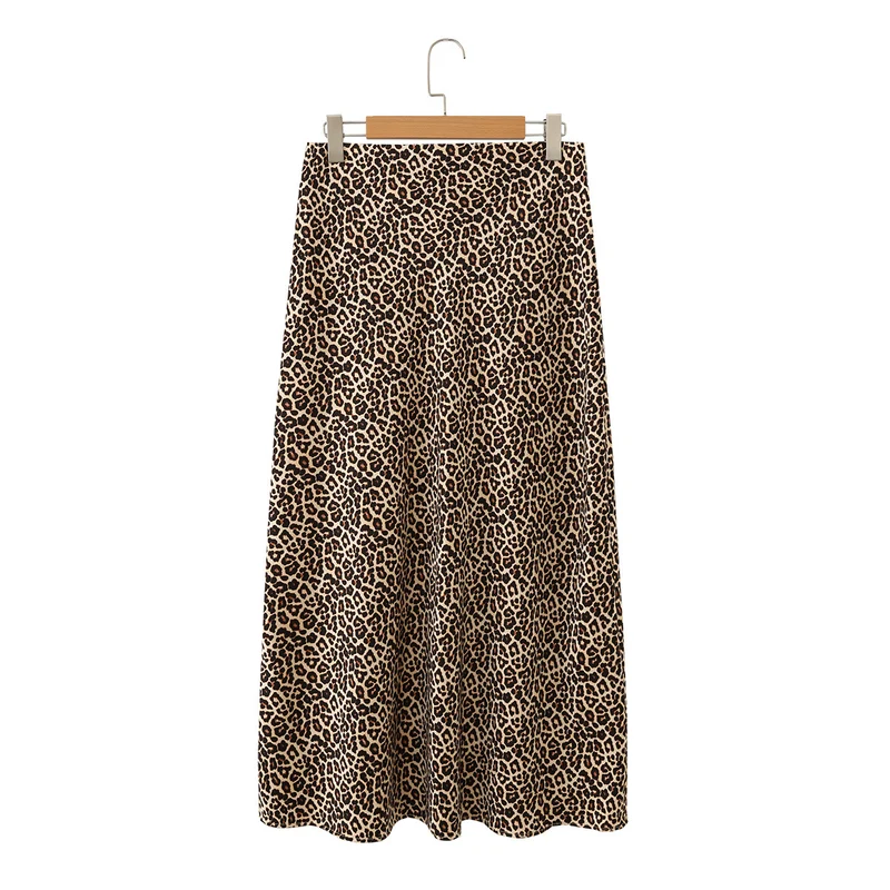 Damen Midirock aus fließender Satinqualität in A‑Linie mit Leo‑Print Drune