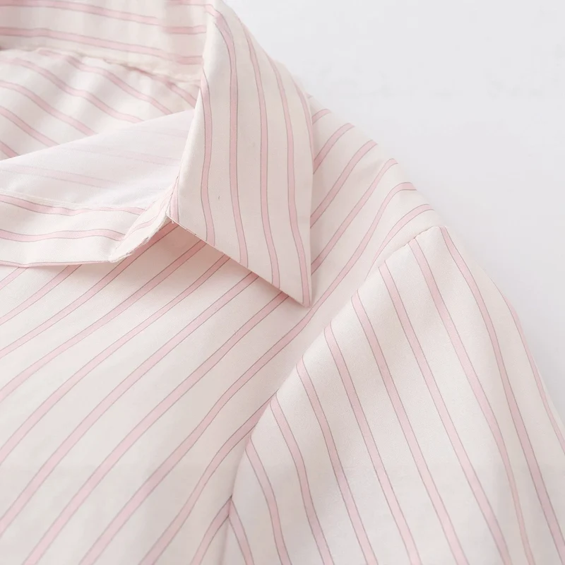 Damen Locker sitzende Hemdbluse mit tiefem V-Ausschnitt und verlängertem Rückensaum Drune