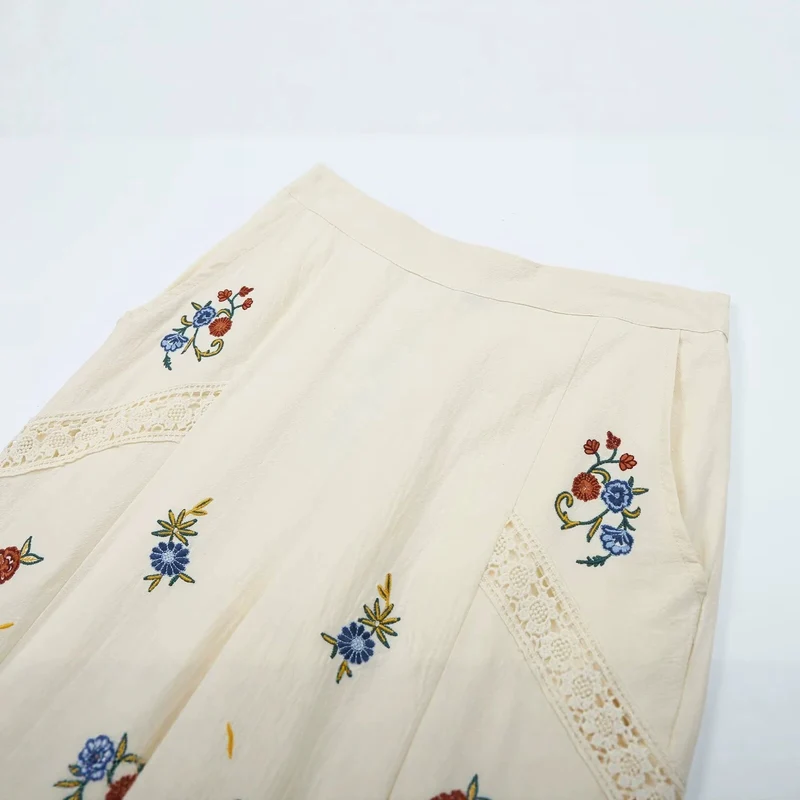 Damen Locker geschnittene Boho-Hose mit floraler Stickerei, Spitzeneinsätzen und elastischen Bündchen Drune