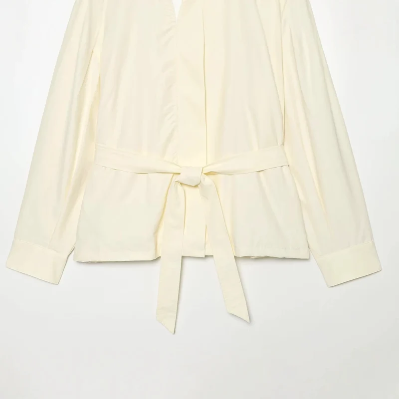 Damen Kurzjacke aus fließendem Stoff mit Taillengürtel und Cape-Schulter Drune
