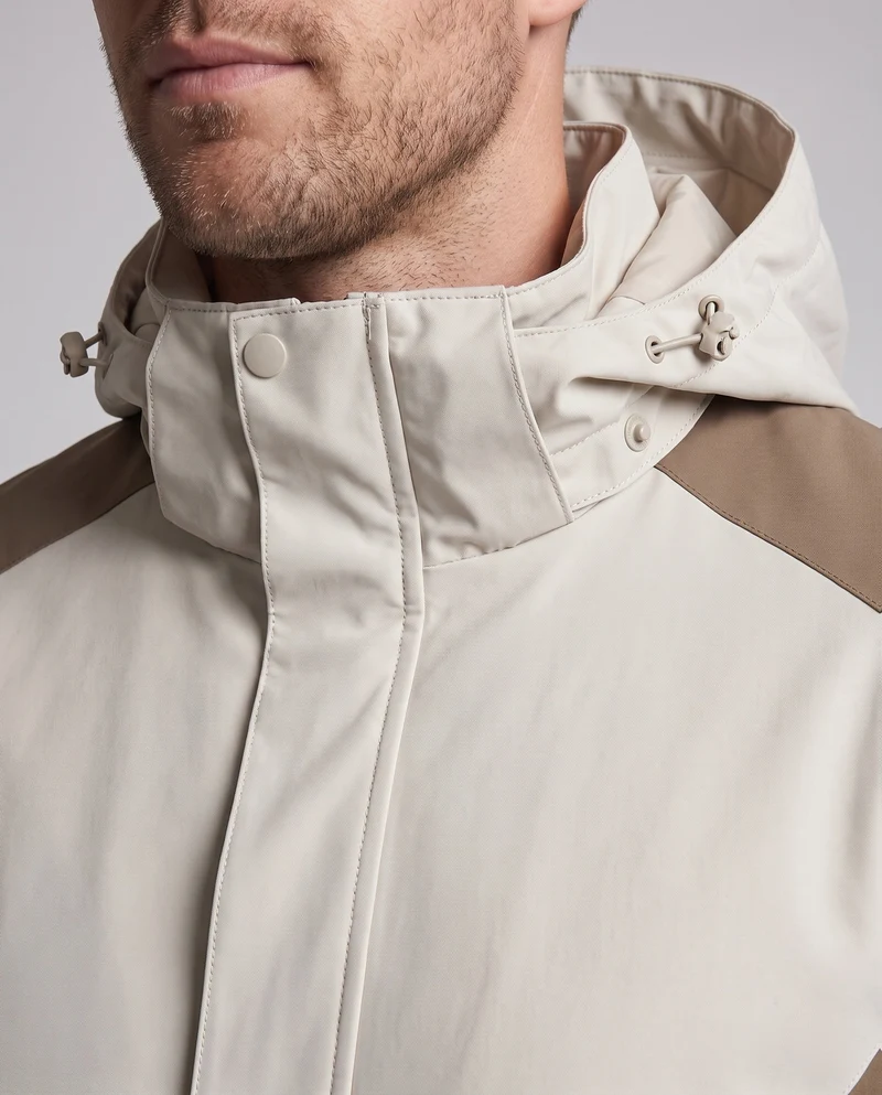 Herren Softshell Outdoorjacke mit verstellbarer Kapuze, wind- und wasserabweisend, verstärkte Einsätze