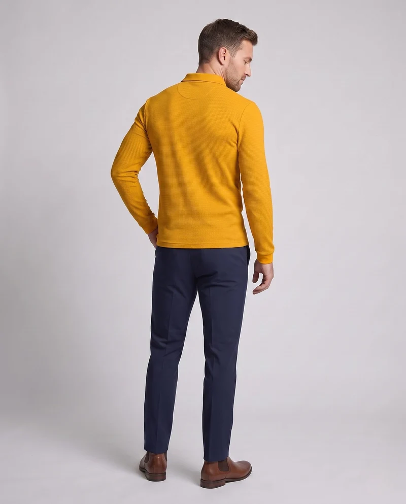 Herren Langarm-Polohemd mit Henley-Knopfleiste und feiner Waffeltextur