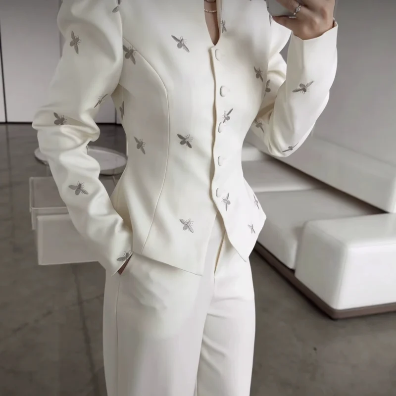 Damen Taillierter Peplum‑Blazer mit geschwungenem Stehkragen und Puffschulter‑Details Drune