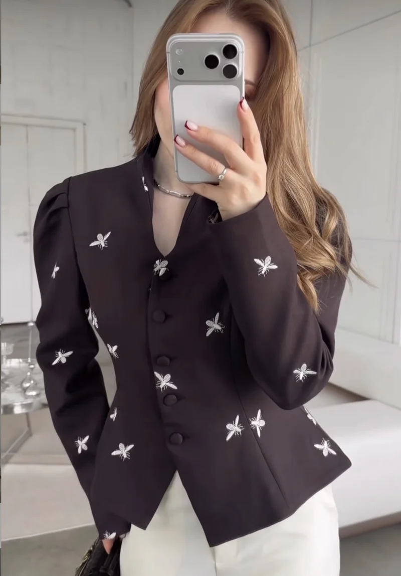 Damen Taillierter Peplum‑Blazer mit geschwungenem Stehkragen und Puffschulter‑Details Drune