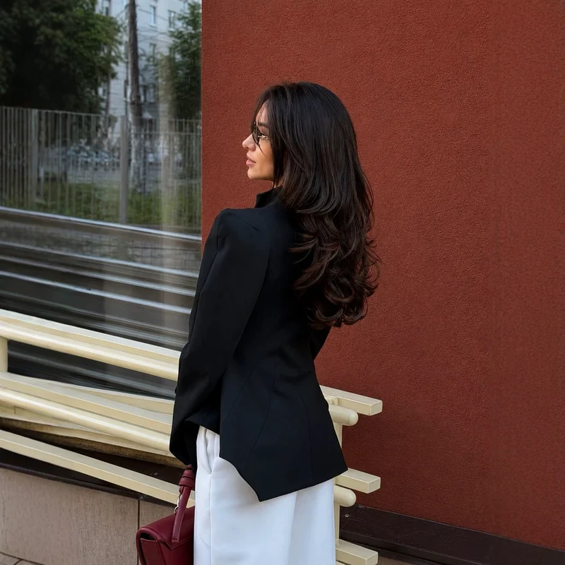 Damen Taillierter Blazer mit betonter Schulterpartie, asymmetrischem Schößchen und Schlitzärmeln Drune