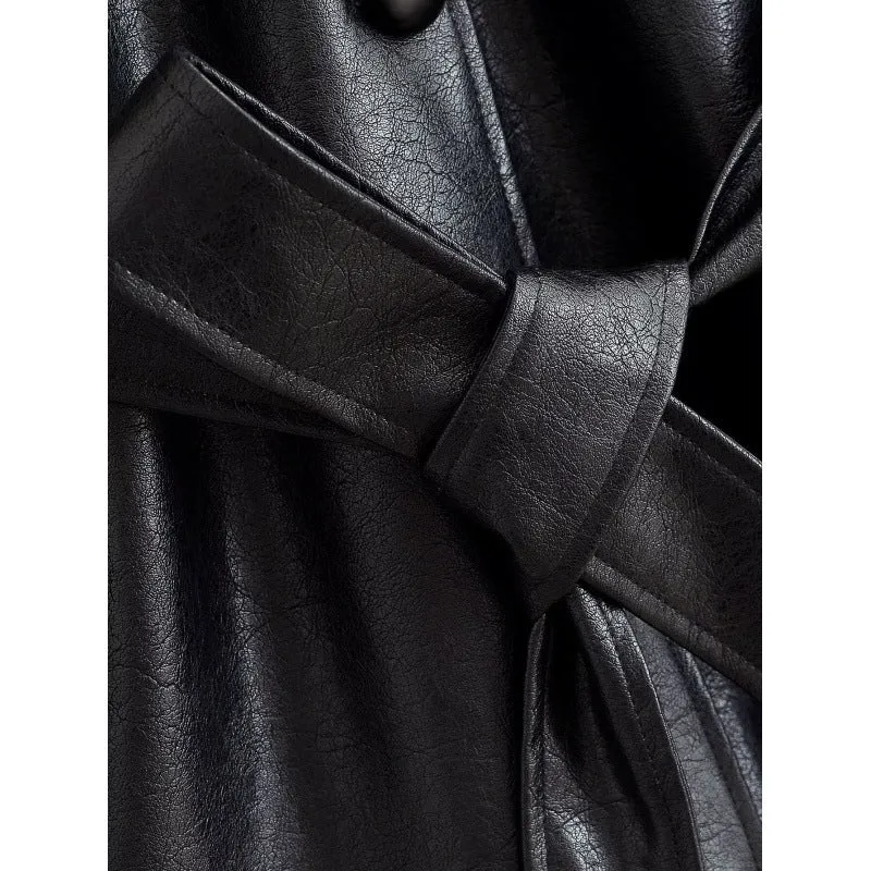 Damen Taillierte Utility‑Jacke aus Kunstleder mit Stehkragen, aufgesetzten Brusttaschen und Bindegürtel Drune