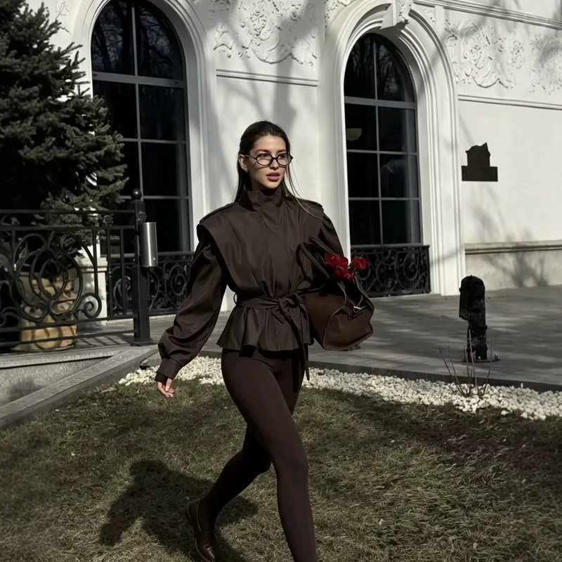 Damen Taillierte Kurzjacke mit Bindegürtel und Volant-Saum Drune