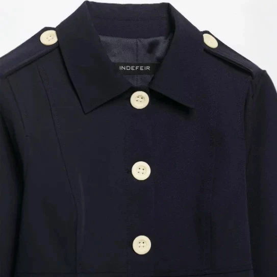 Damen Taillierte Cropped‑Fieldjacke im Blousonstil mit Schulterklappen und aufgesetzten Pattentaschen Drune