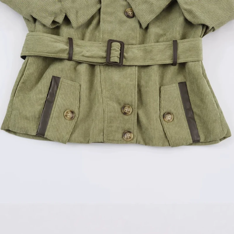 Damen Taillierte Cord‑Kurzjacke mit Bindegürtel, hohem Stehkragen und Pattentaschen Drune