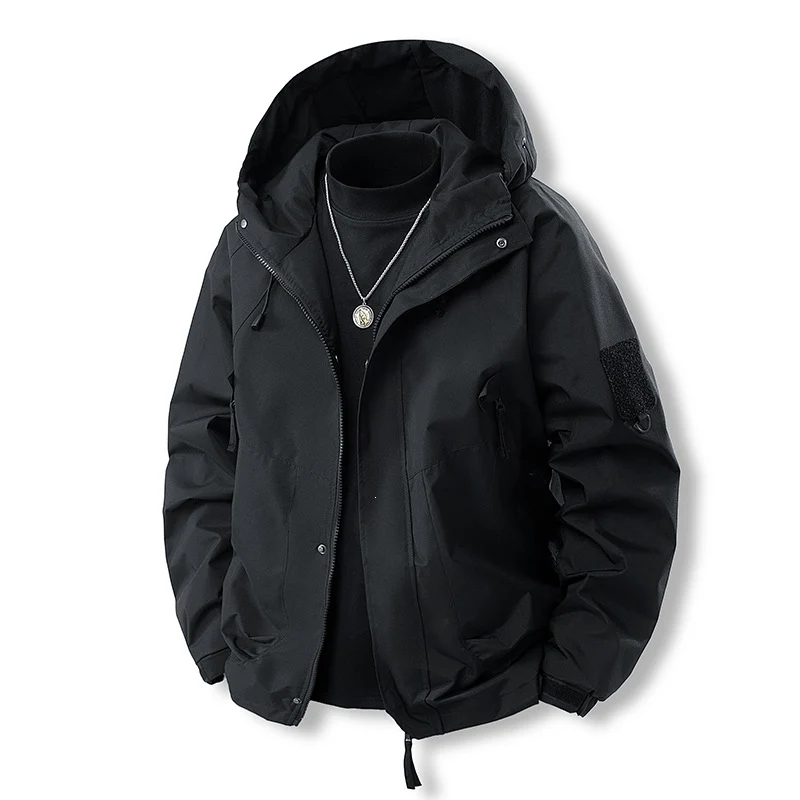 Herren Funktionale Kapuzen‑Übergangsjacke mit wasserabweisender Hülle, Utility‑Taschen & verstellbarem Saum Drune