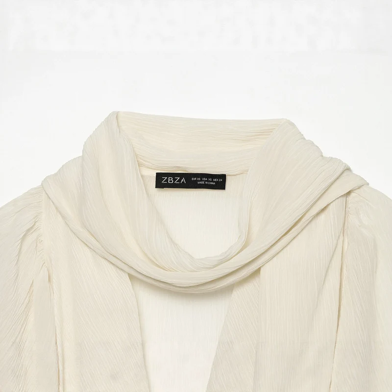 Damen Leichte Crêpe‑Bluse mit drapiertem Schalkragen und Ballonärmeln Drune