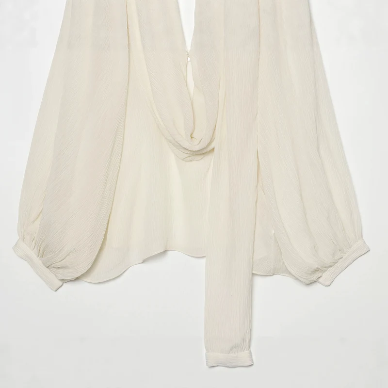 Damen Leichte Crêpe‑Bluse mit drapiertem Schalkragen und Ballonärmeln Drune